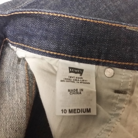 LEVI'S Women's 512 Perfectly Slimming Bootcut Jean - Picture 4 of 4